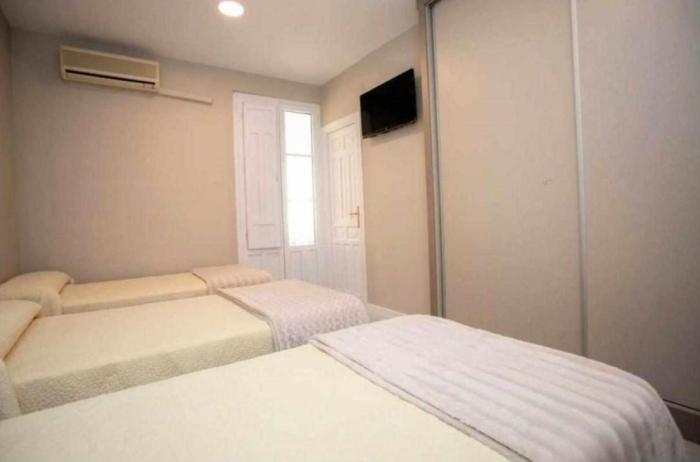 Hostal Viena Plaza Nueva Гранада Номер фото